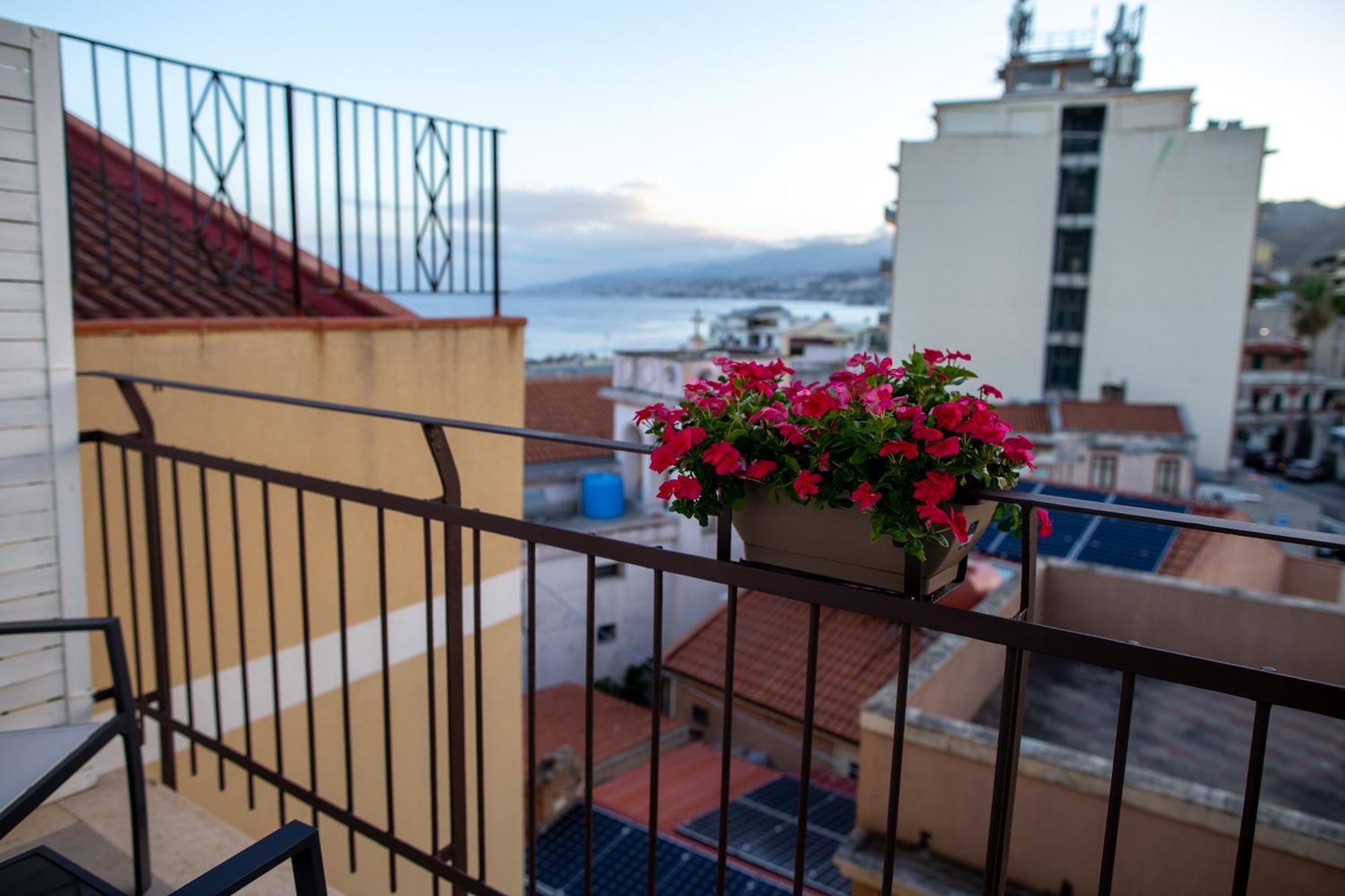 Operaprimasuite Messina Kültér fotó